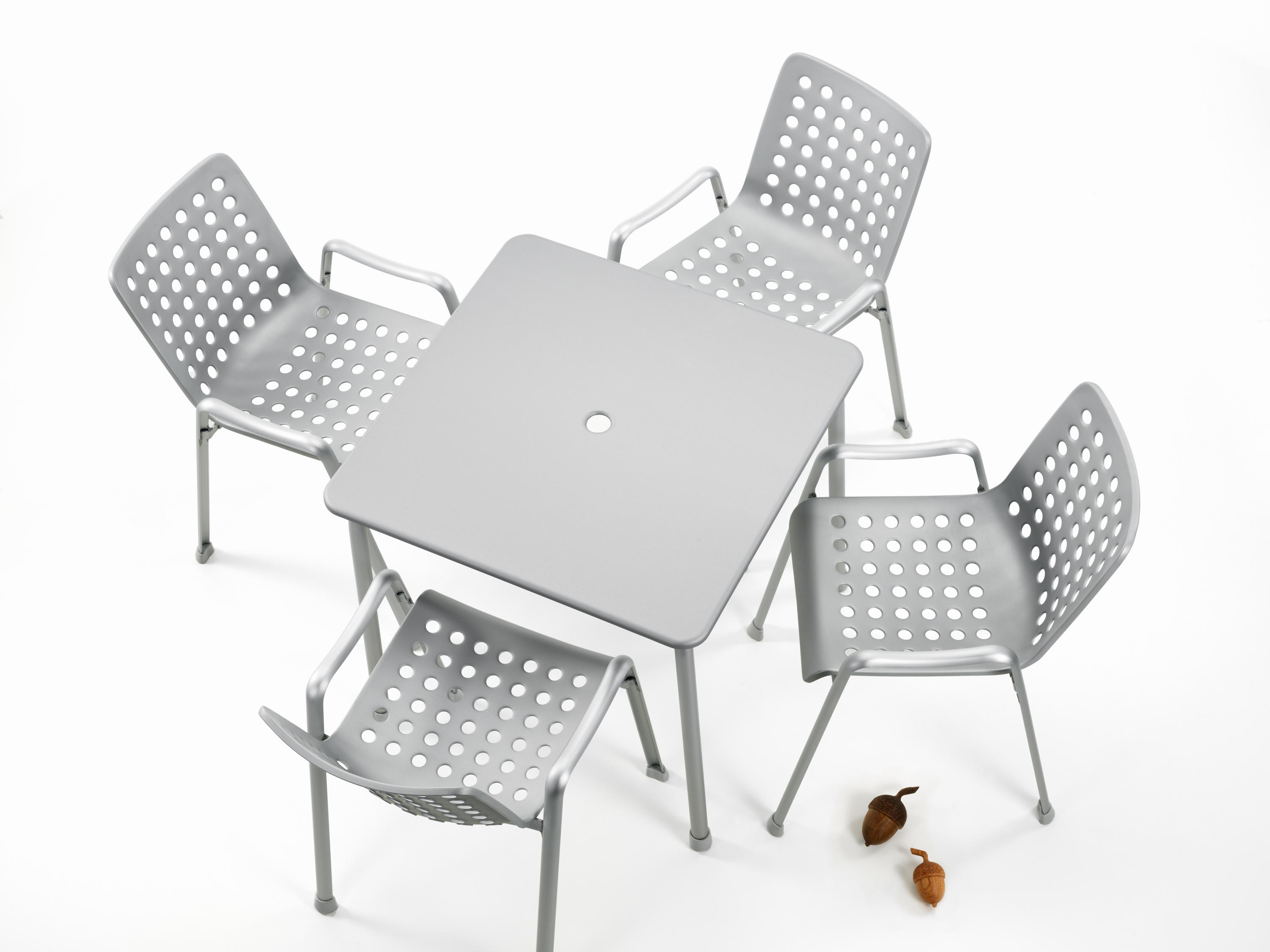 乐竞平台 - 桌几|餐桌|办公家具|设计师家具|戴维户外餐桌